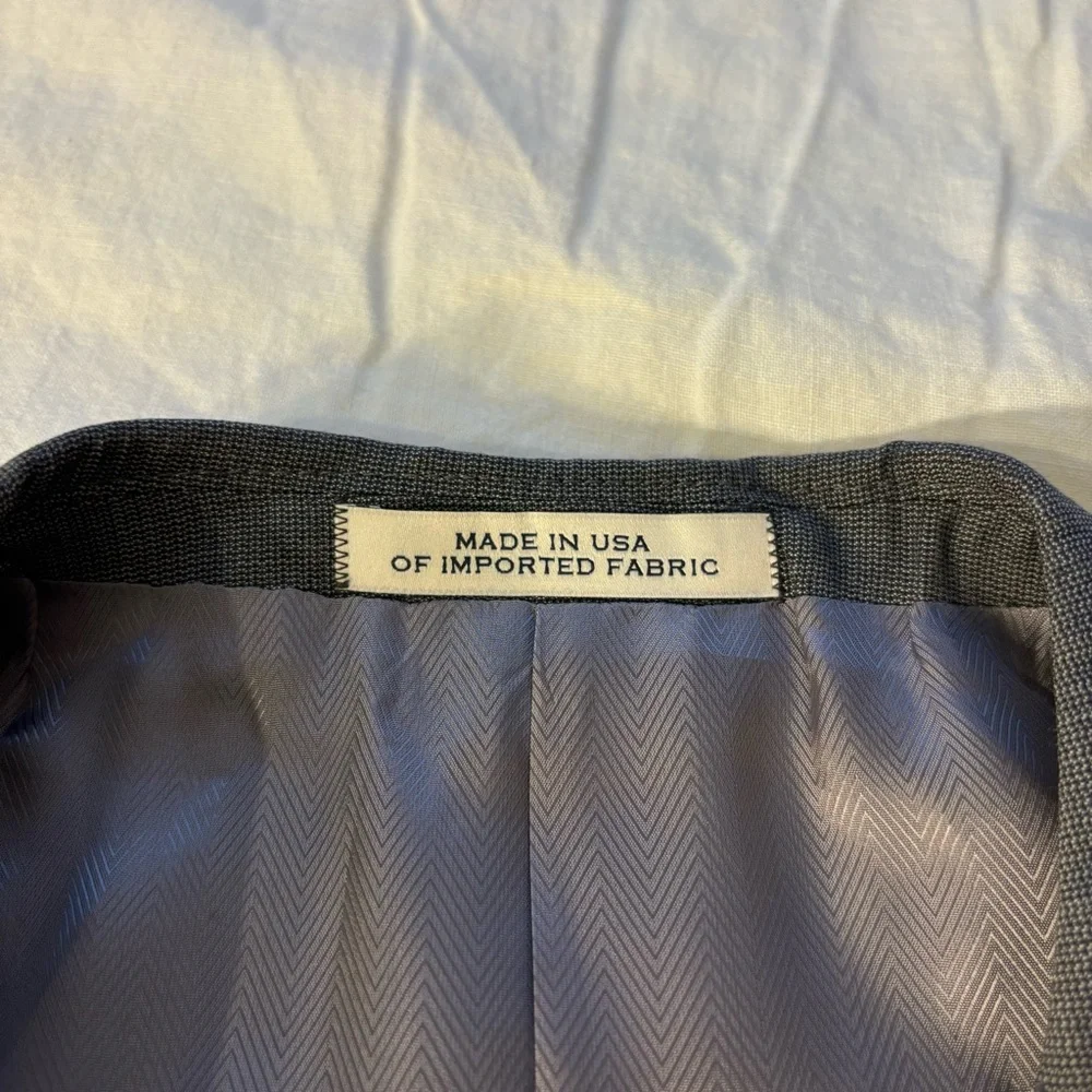 42L Slim fit grey suit by Joseph Abboud - Picture 7 of 16